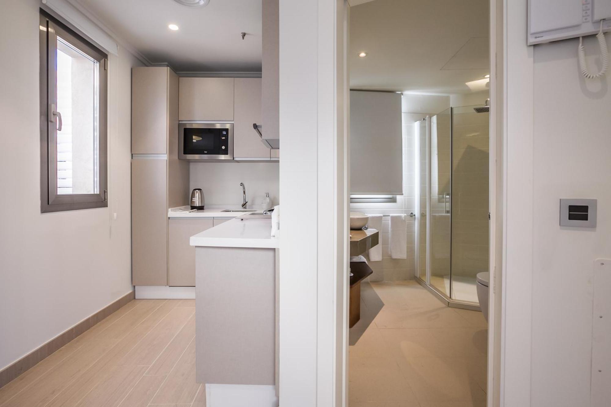 Welldone Cathedral Suites Севиля Стая снимка