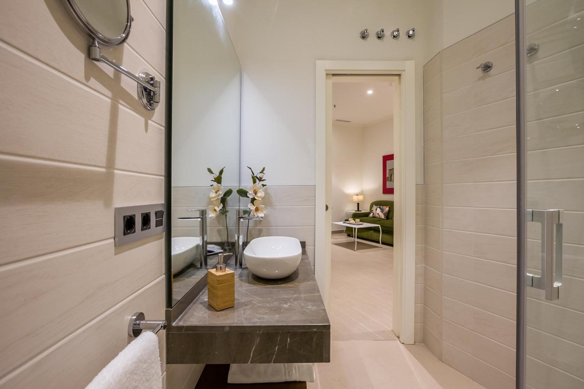 Welldone Cathedral Suites Севиля Стая снимка